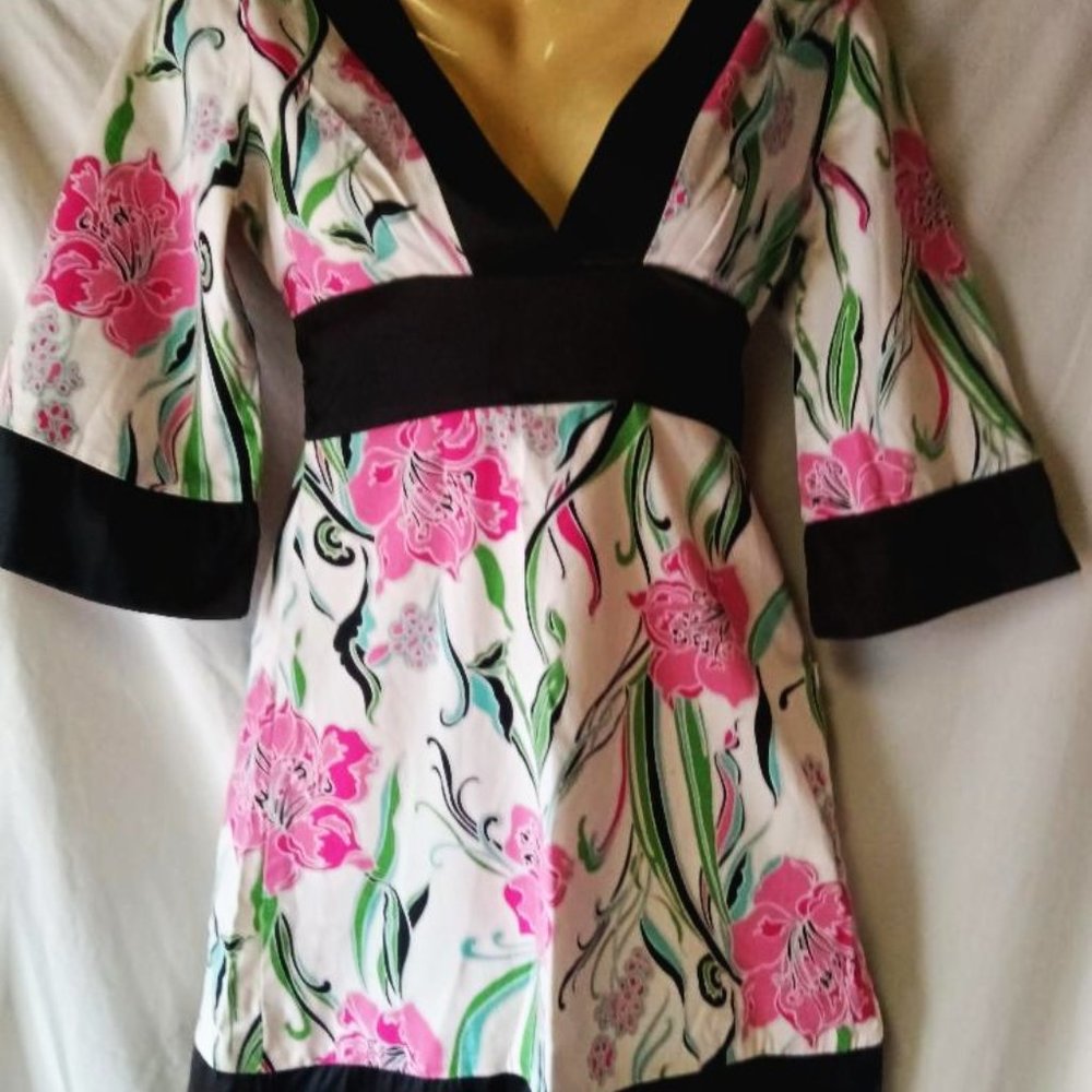 Women's Whit Flowered Asian Dress Size Small